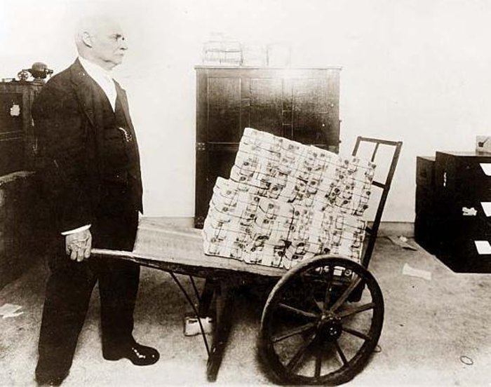 it-s-only-paper-hyperinflation-in-weimer-germany-1923-done-s-blog